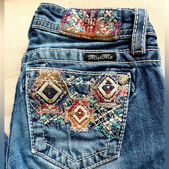 Girls Miss Me Jeans - Picture 2 of 3